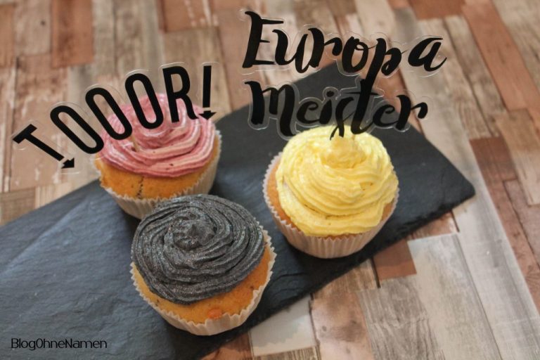 EM Muffins mit Plotter-Deko in Schwarz-Rot-Gold