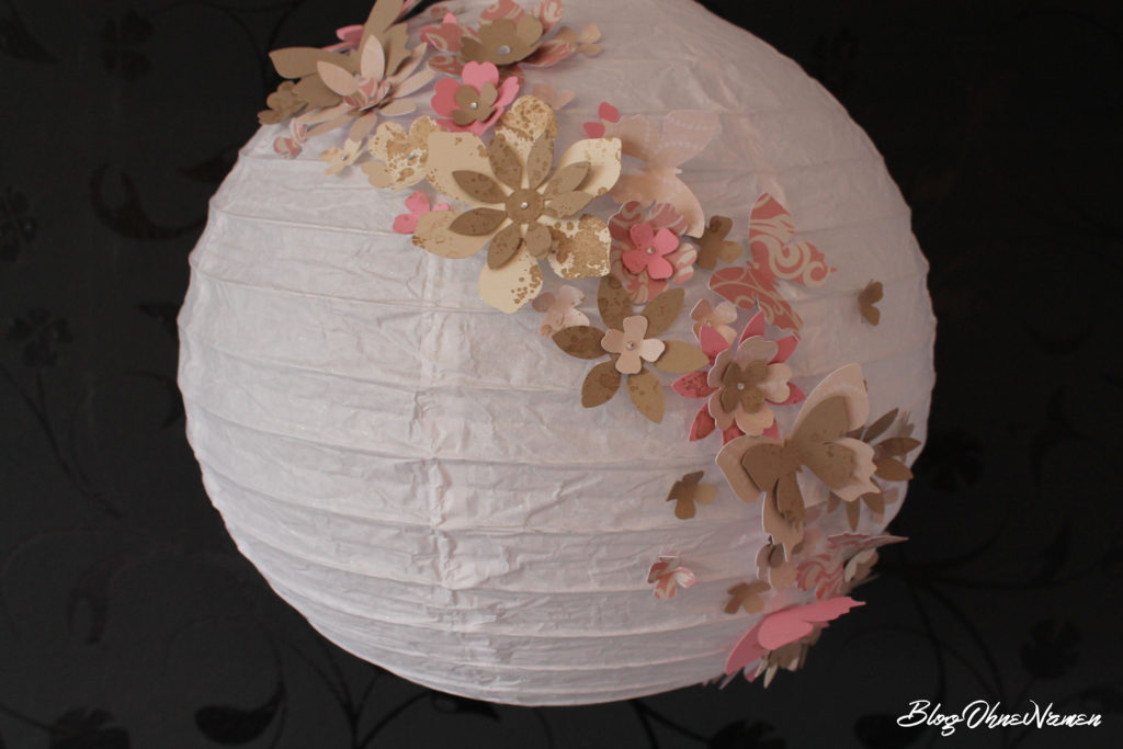 Dekorierte Papierballon Lampe mit Glitzer und Stempeln