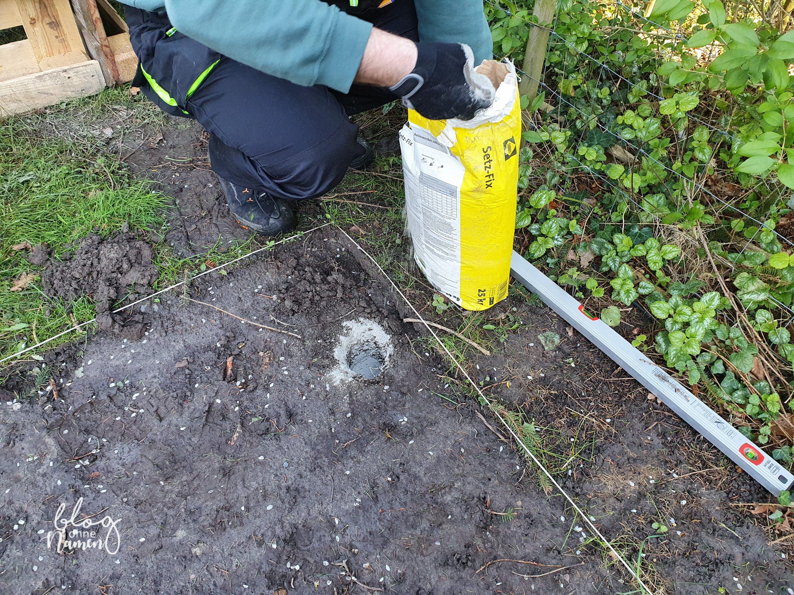Gewächshaus aus alten Fenstern bauen - DIY Gartenidee (28 von 299)