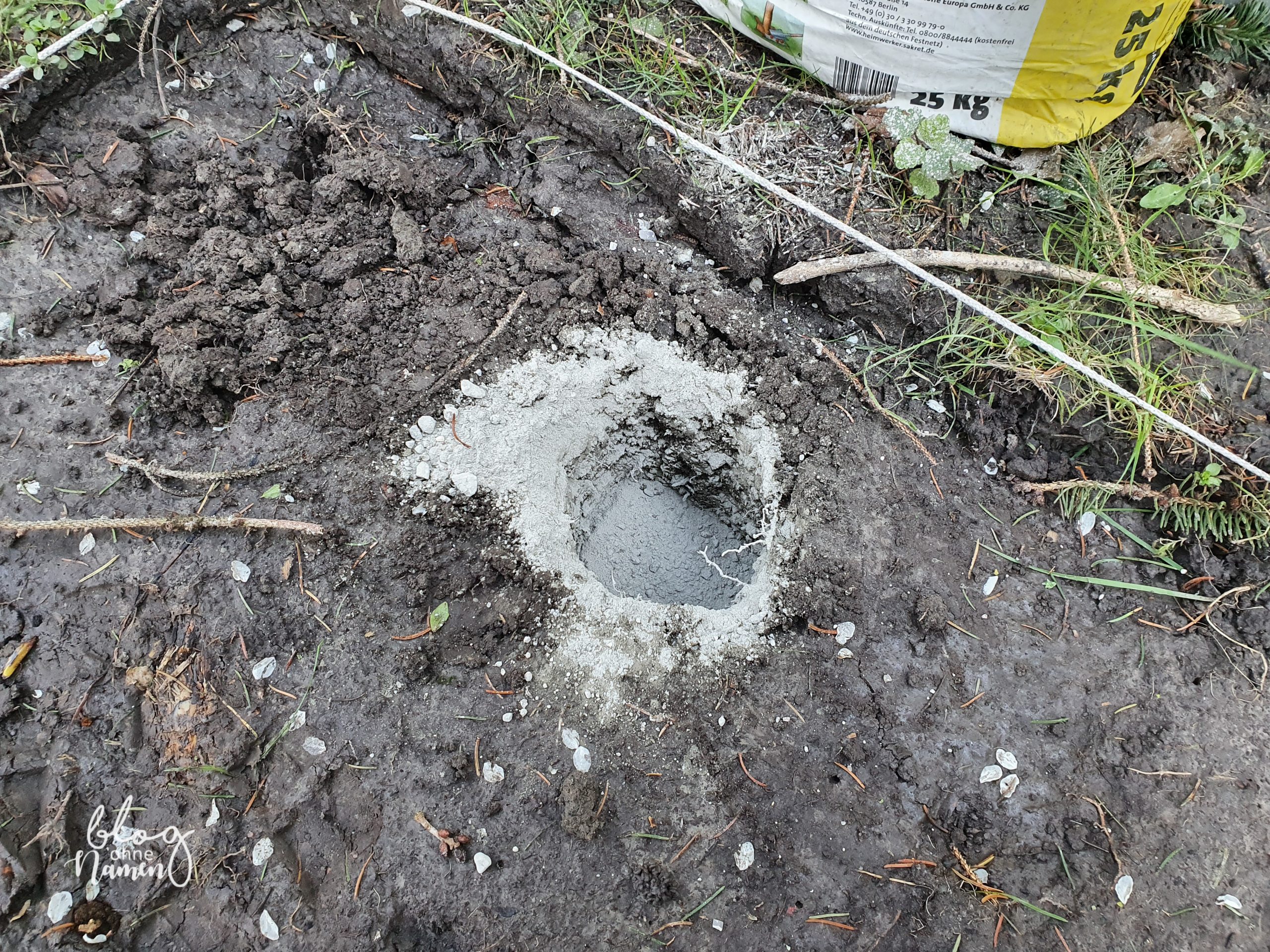 Gewächshaus aus alten Fenstern bauen - DIY Gartenidee (31 von 299)