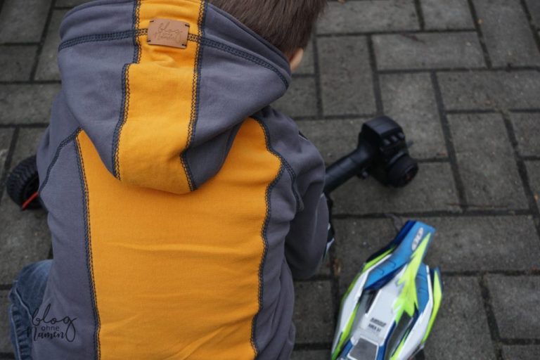 Hoodie Comet von Mialuna aus Sweatstoff genäht