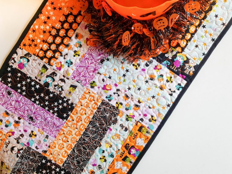 Halloween Tischläufer aus einer Jelly Roll