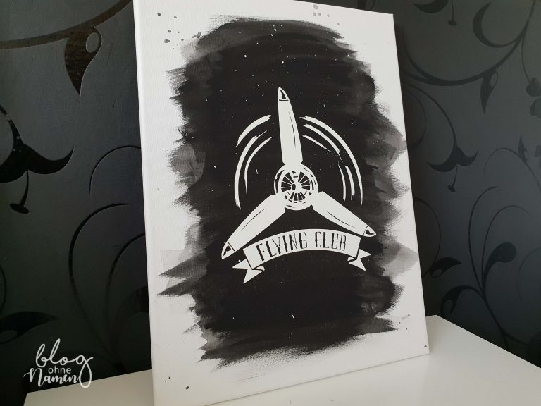 Fertiges Wandbild mit leuchtender Folie für das Kinderzimmer