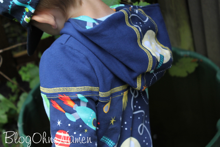 Kinderoutfit aus Spaceboys Stoffwelten Eigenproduktion
